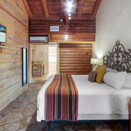 Wimberley Log Cabins Resort And Suites- Unit 3 Buitenkant foto